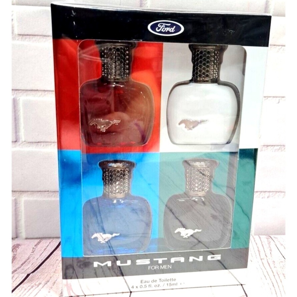 Mustang for Men 4 Piece Gift Set EDT 0.5 oz / 15 mL (Red, White, Blue‎ & Green)
